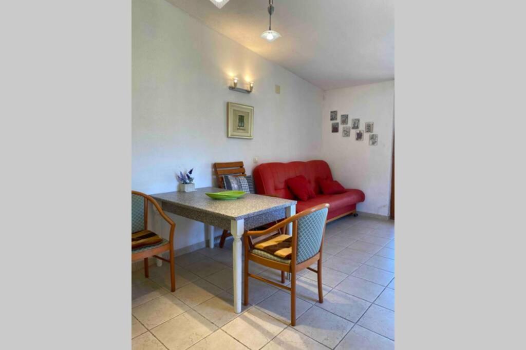 Apartman Toma Apartment Slatine Ngoại thất bức ảnh